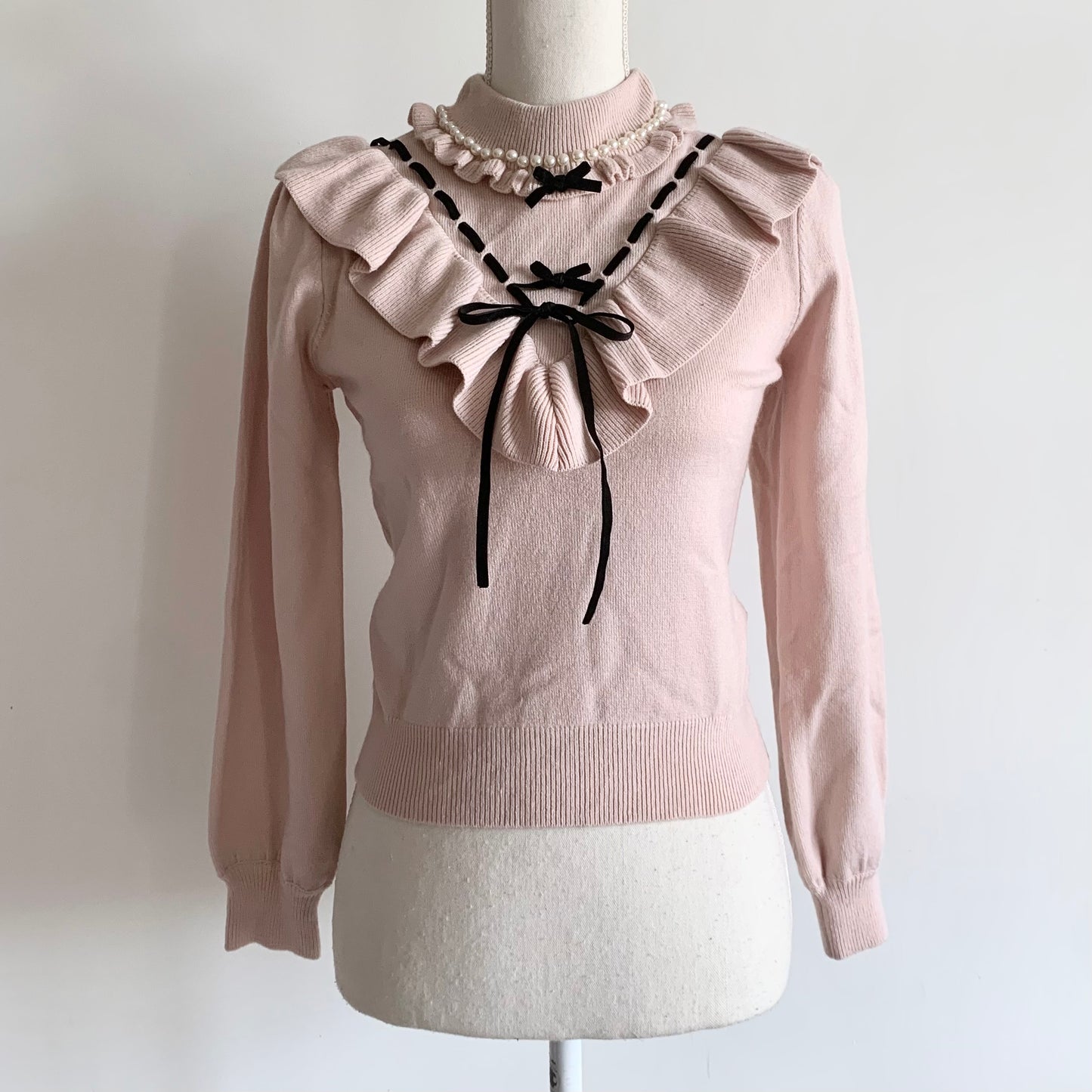 Ank Rouge light pink sweater with pearls
