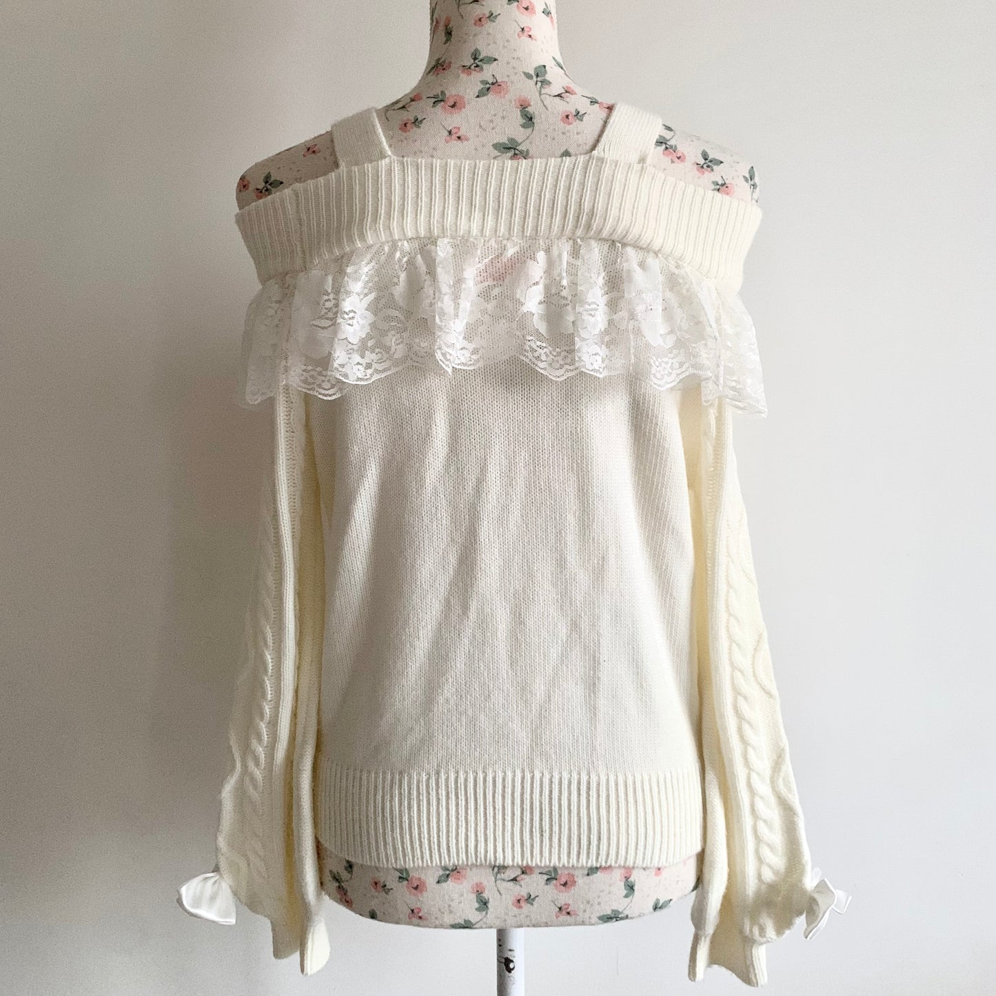 Princess Melody open shoulder sweater