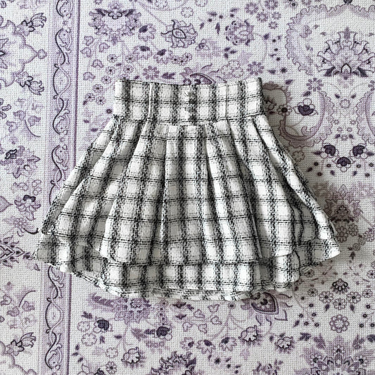 Evelyn white and black tweed skirt